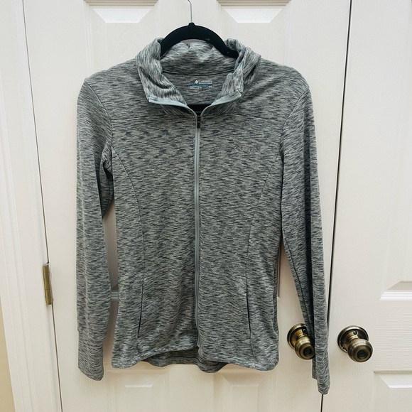 Columbia Jackets & Blazers - Women’s size small gray Columbia long sleeve lightweight full zip shirt/…